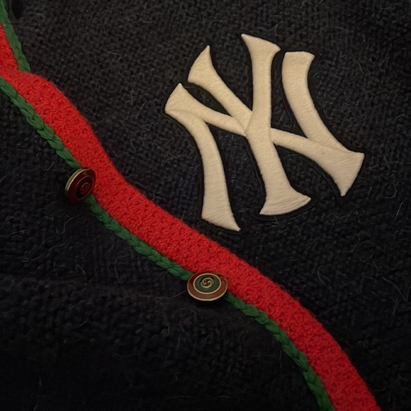 Gucci NY Yankee (MLB) Sweater Size M - Smoke & Pet Free - Picture 2 of 5
